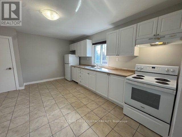 236 Tiffin Street — photo 9 of 10