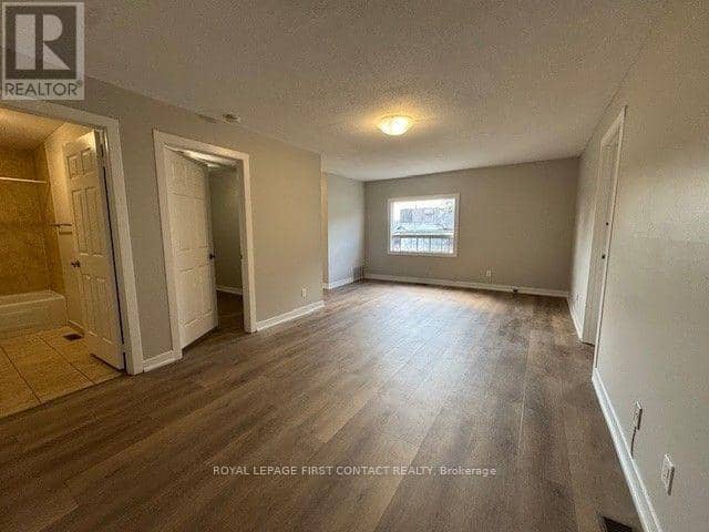 236 Tiffin Street — photo 2 of 10