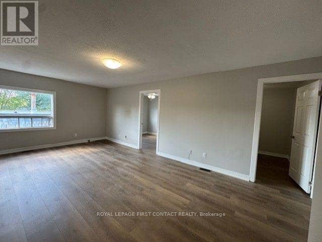 236 Tiffin Street — photo 3 of 10