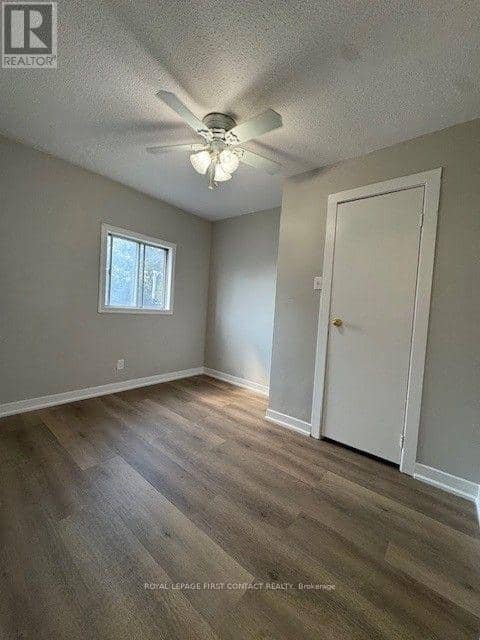 236 Tiffin Street — photo 4 of 10