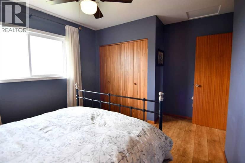 14123 Township Road 404 — photo 32 of 40