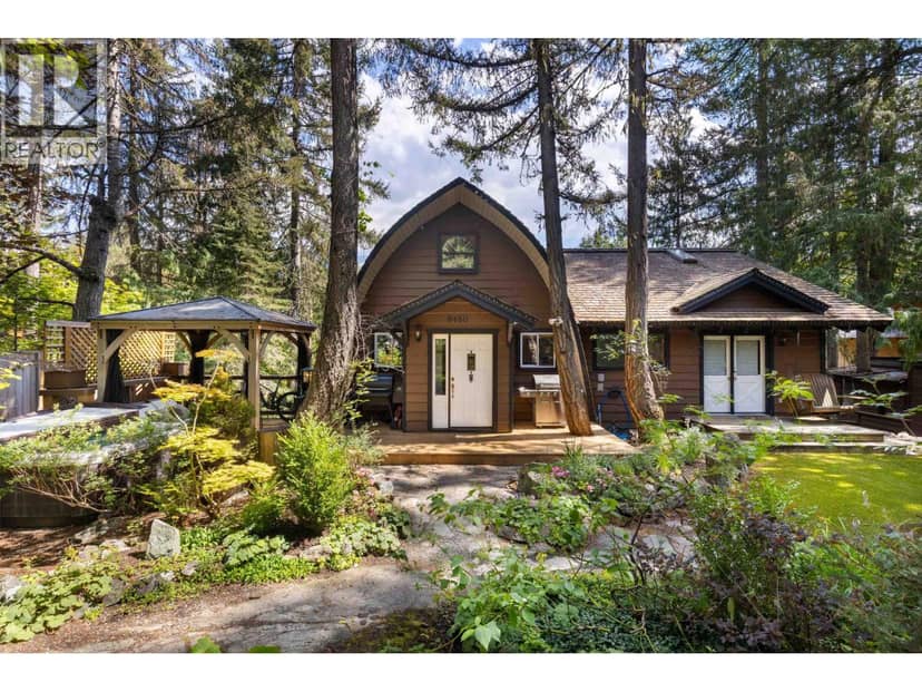 9480 EMERALD DRIVE, Whistler