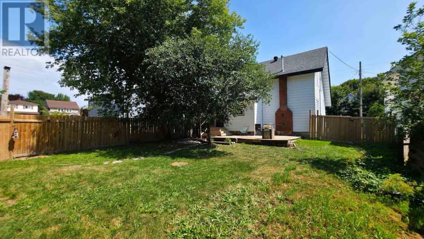 27 Abbott ST — photo 6 of 40