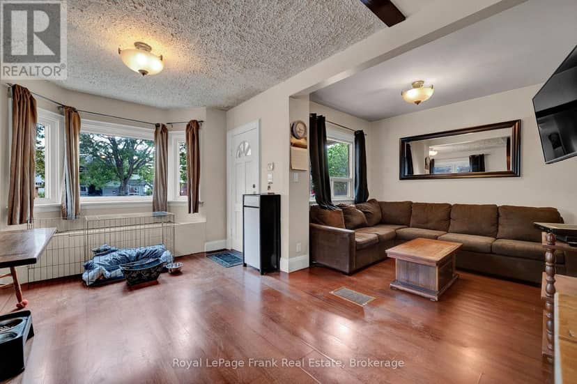 121 Cromwell Avenue — photo 5 of 25