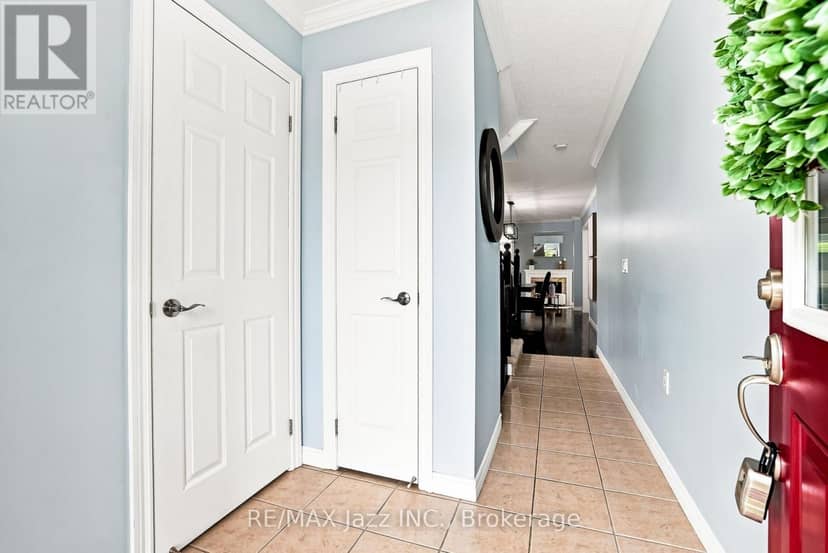 1333 Wadebridge Crescent — photo 10 of 40