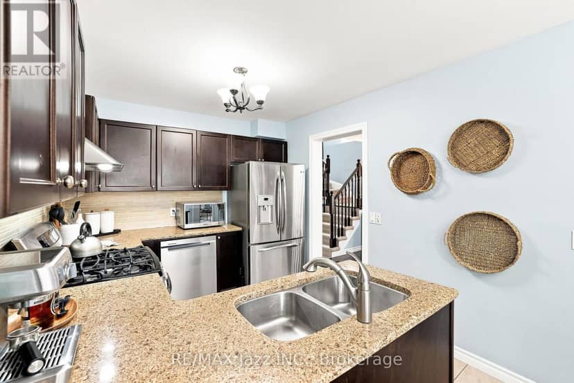 1333 Wadebridge Crescent — photo 22 of 40