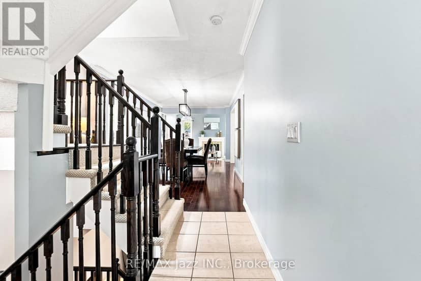 1333 Wadebridge Crescent — photo 11 of 40