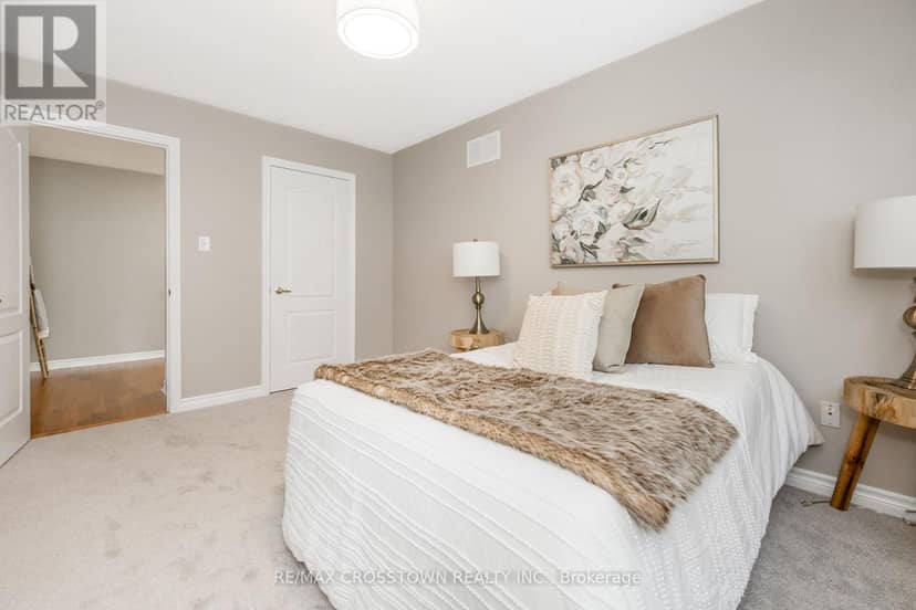22 Maple Crown Terrace — photo 40 of 40