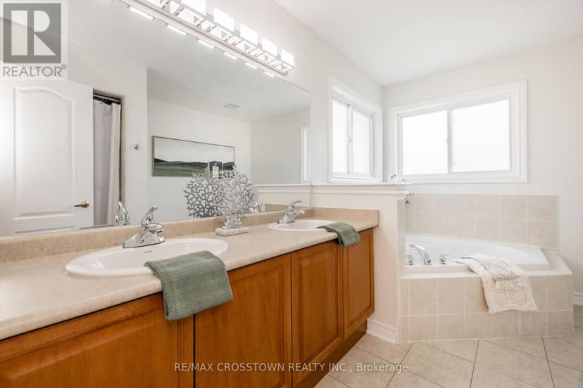 22 Maple Crown Terrace — photo 32 of 40