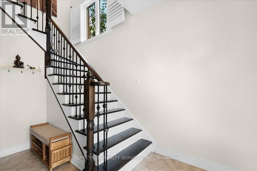 1379 Rolph Terrace — photo 11 of 37