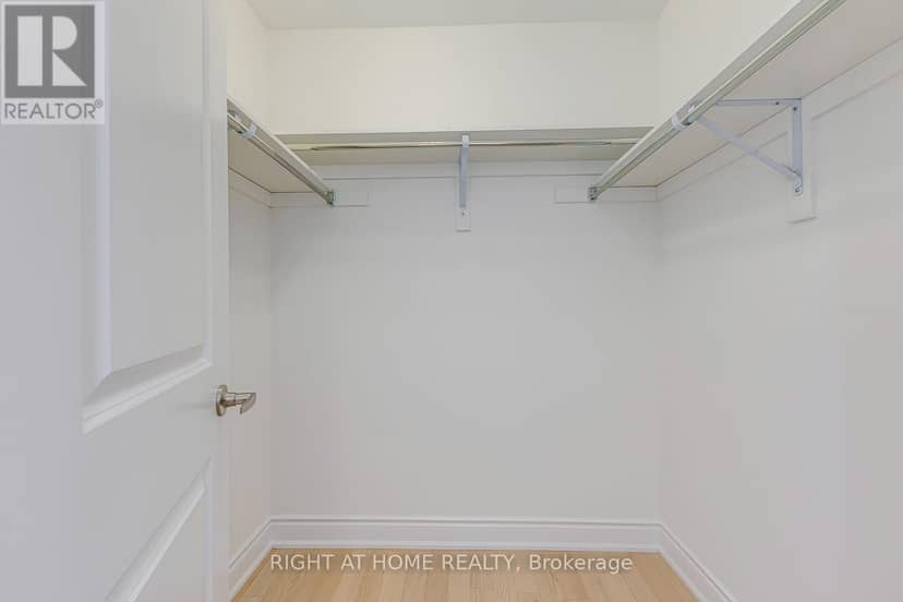 2577 Islington Avenue — photo 29 of 40