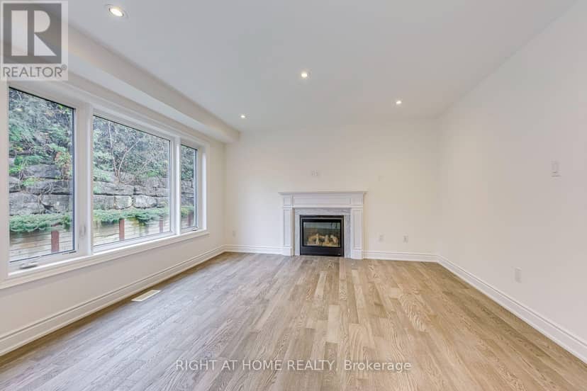 2579 Islington Avenue — photo 8 of 40