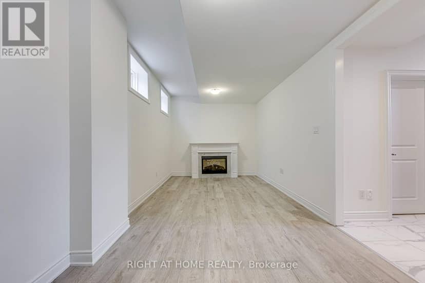 2579 Islington Avenue — photo 37 of 40