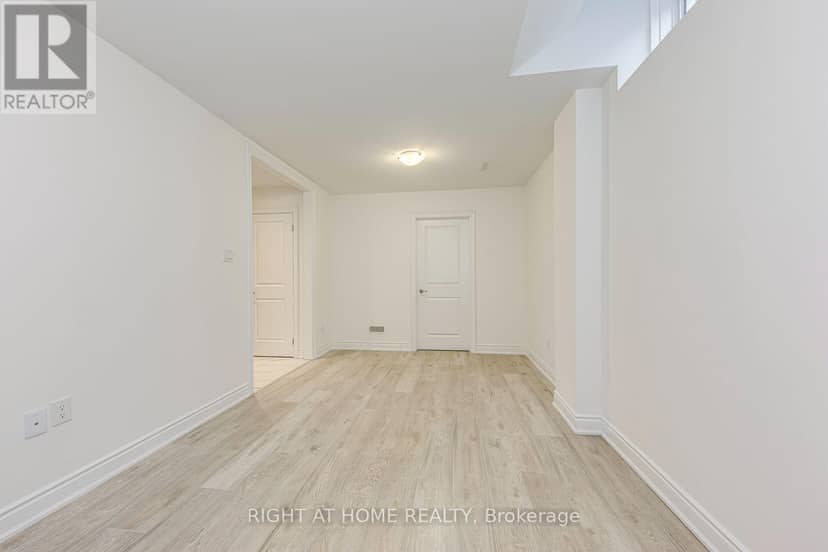 2577 Islington Avenue — photo 39 of 40
