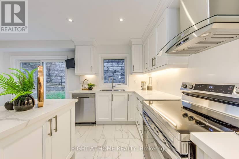 2575 Islington Avenue — photo 16 of 40