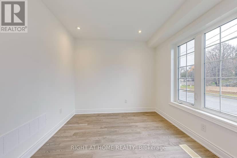 2579 Islington Avenue — photo 19 of 40