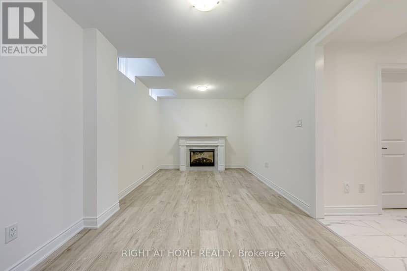 2577 Islington Avenue — photo 37 of 40