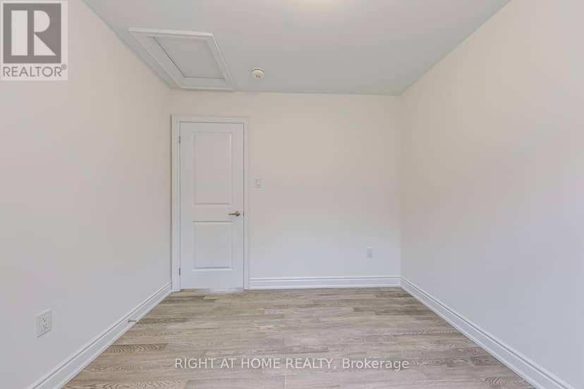 2581 Islington Avenue — photo 33 of 40