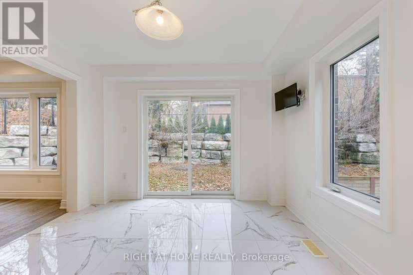 2581 Islington Avenue — photo 16 of 40