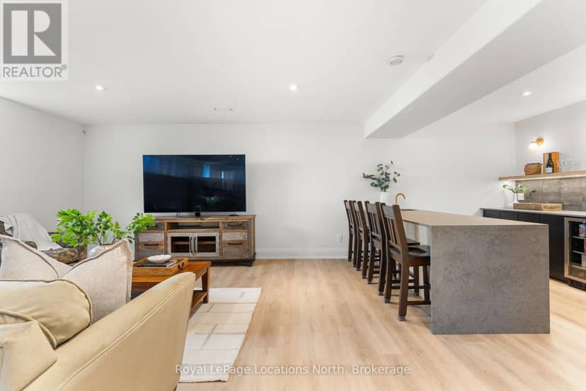 110 Mary Street — photo 35 of 40