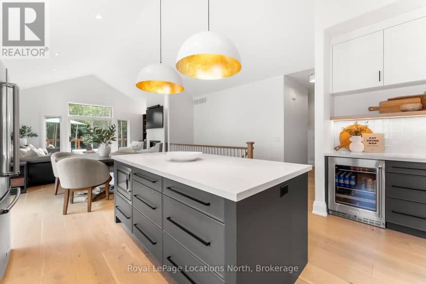 110 Mary Street — photo 10 of 40