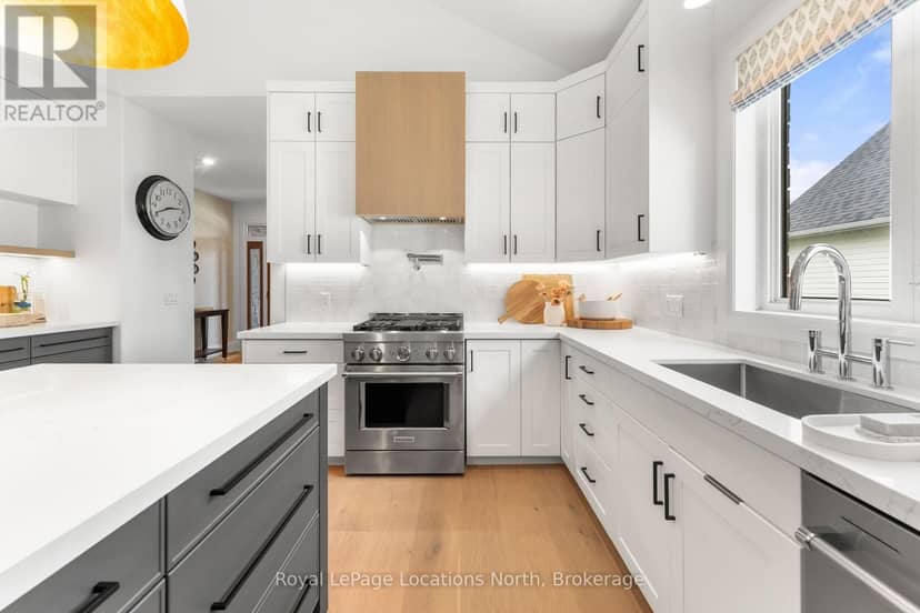 110 Mary Street — photo 12 of 40