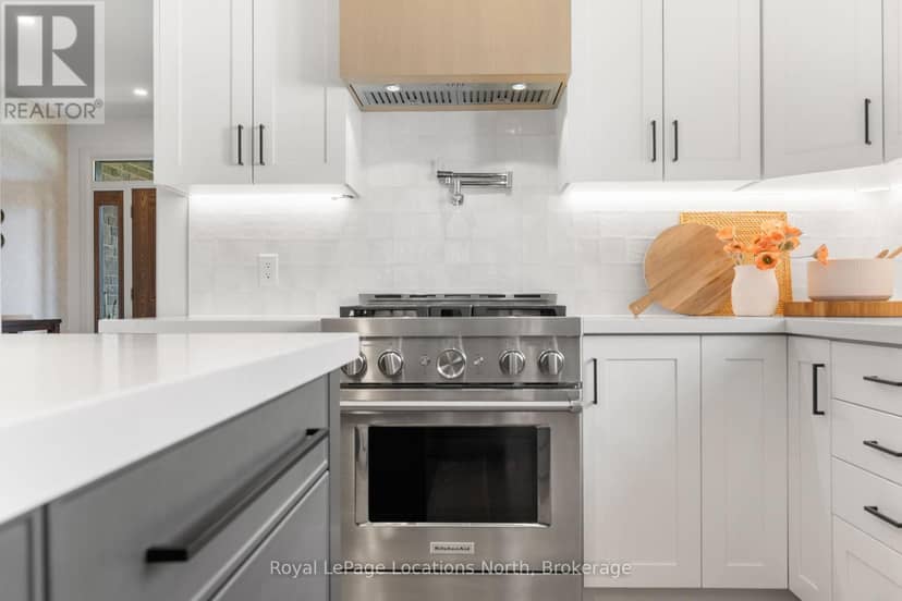 110 Mary Street — photo 14 of 40
