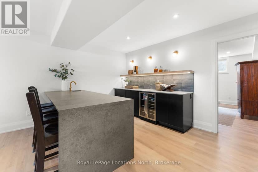 110 Mary Street — photo 30 of 40