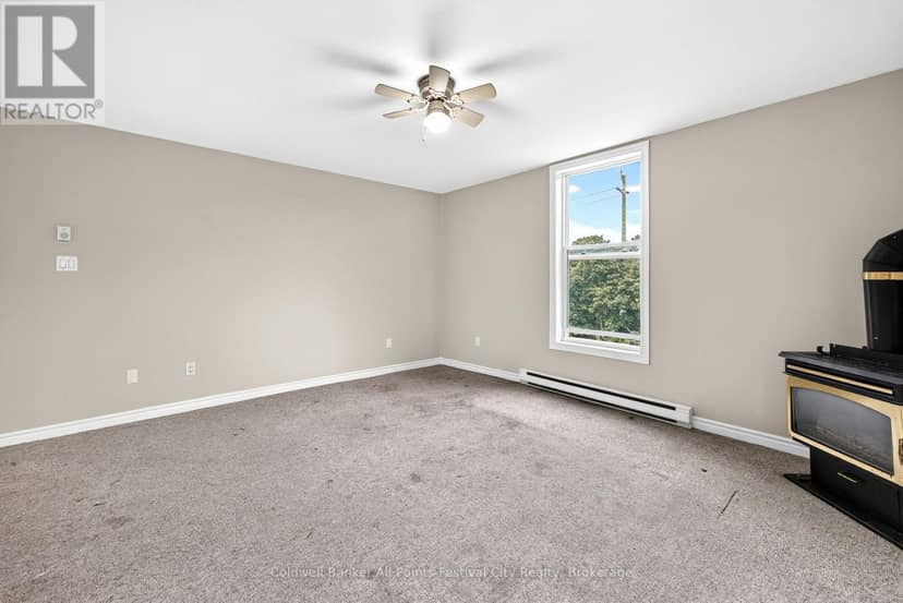 47 Elgin Avenue W — photo 9 of 38