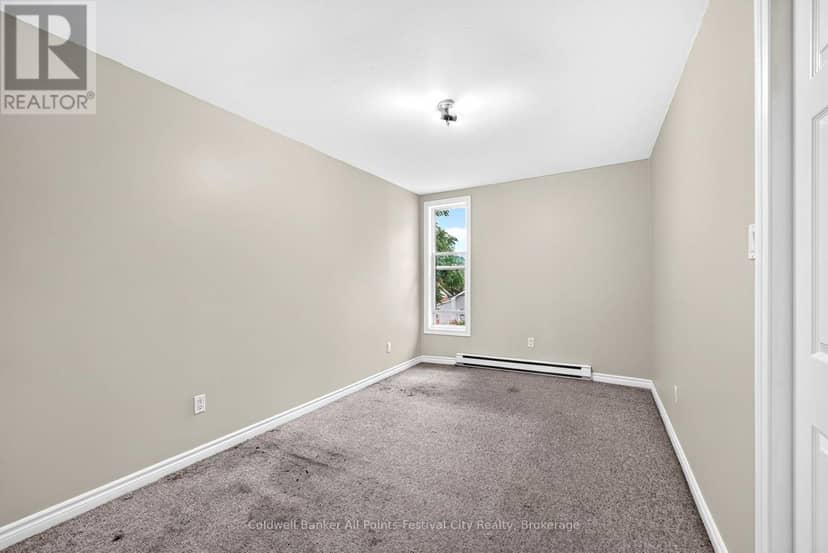 47 Elgin Avenue W — photo 15 of 38
