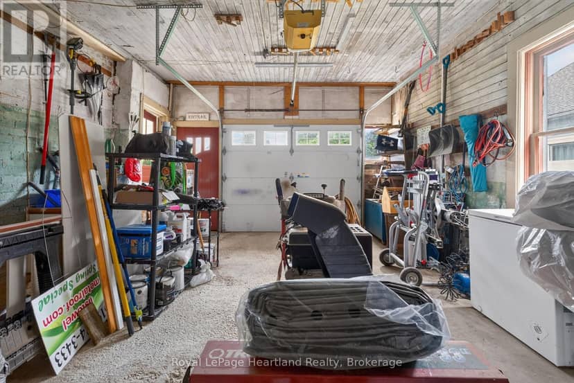 638 Havelock Street — photo 33 of 39
