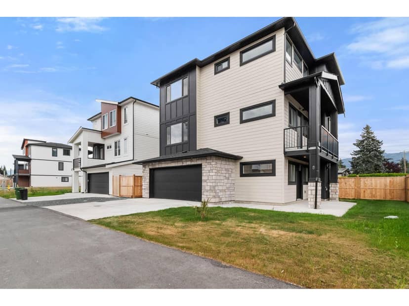 8 45141 WATSON ROAD, Sardis South, Chilliwack