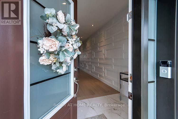 87 Carondale Square — photo 2 of 26