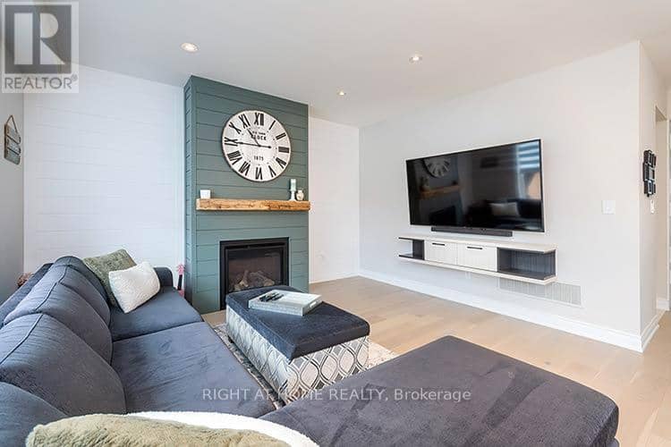 87 Carondale Square — photo 6 of 26