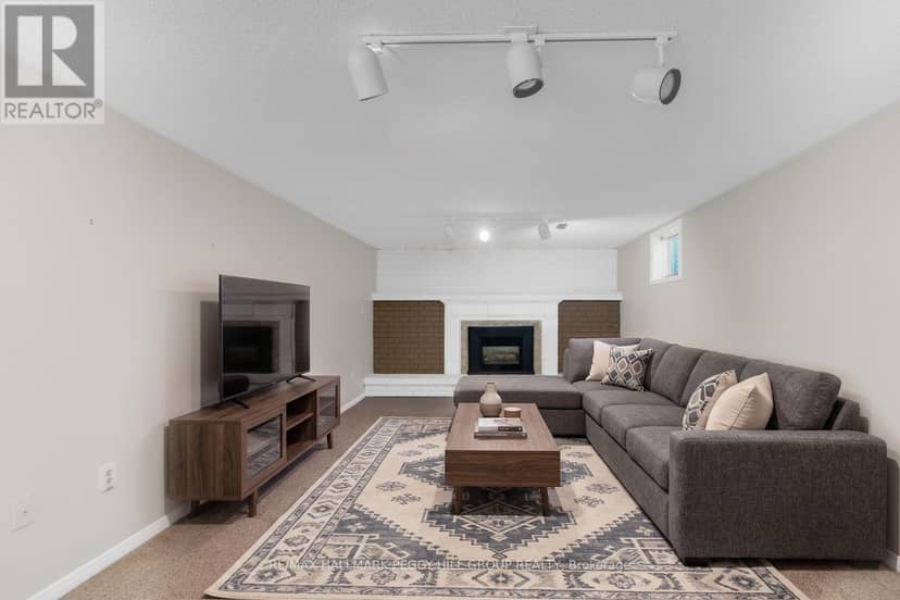22 Richler Crescent — photo 11 of 20