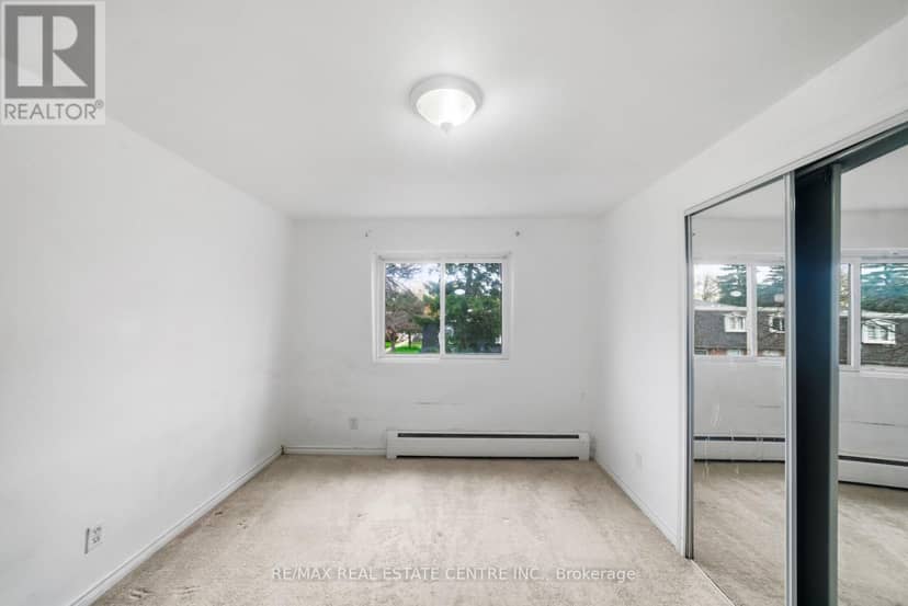 10 - 76 Borden Parkway — photo 10 of 26