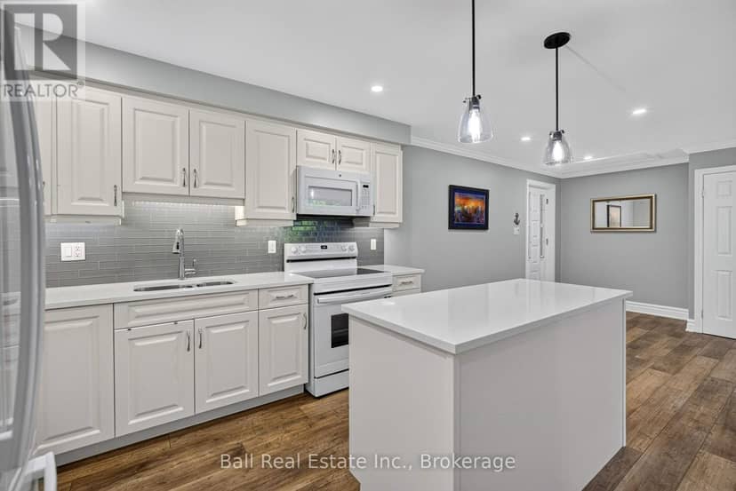 502 - 200 East Street S — photo 15 of 40