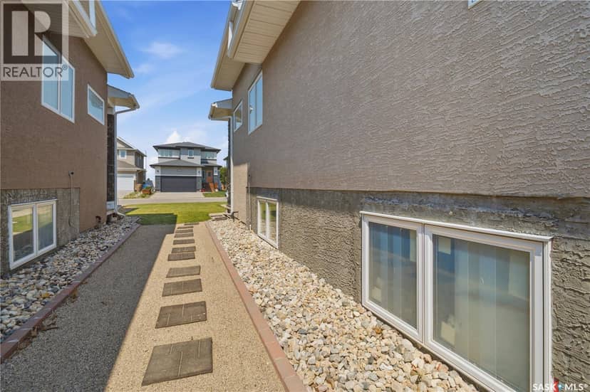 5122 Canuck CRESCENT — photo 37 of 40
