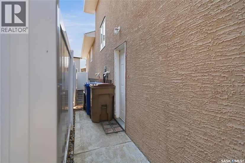5122 Canuck CRESCENT — photo 38 of 40