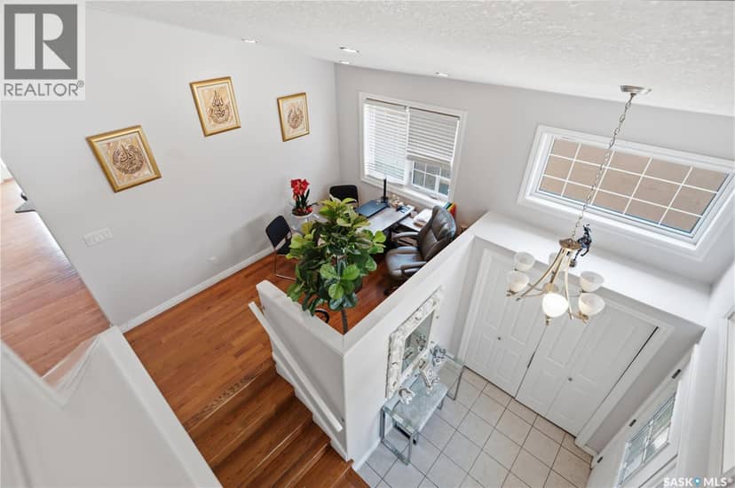 5122 Canuck CRESCENT — photo 9 of 40
