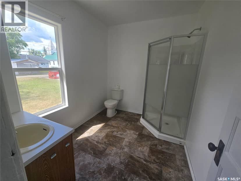 419 Main STREET — photo 11 of 29