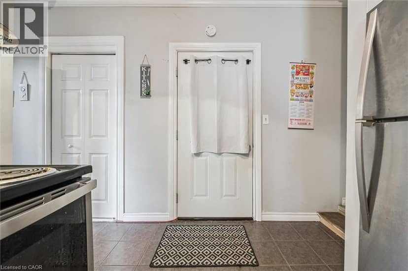 27 ROSEVIEW Avenue — photo 30 of 40