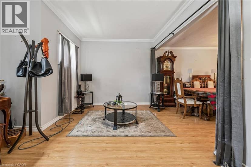 27 ROSEVIEW Avenue — photo 11 of 40
