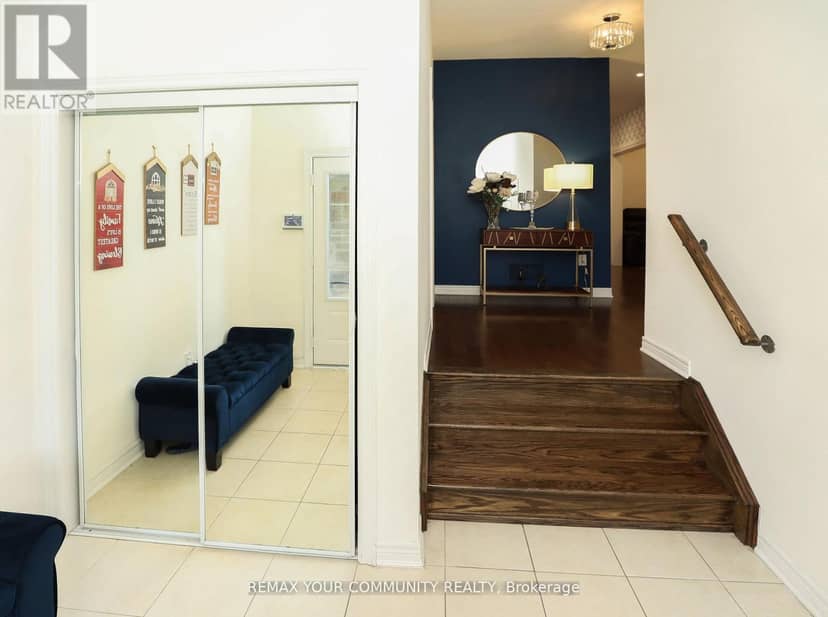 39 Kavanagh Avenue — photo 3 of 34