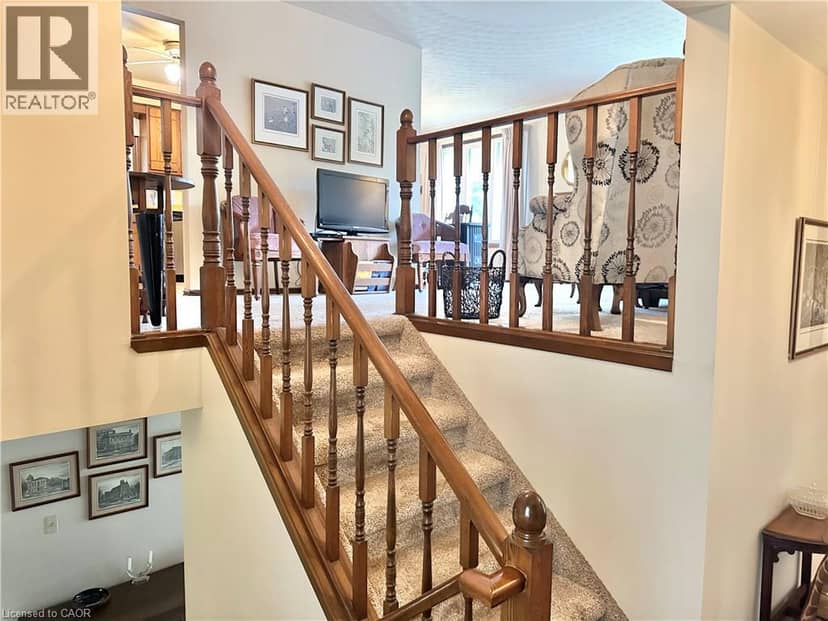 44 DOUGLAS Avenue — photo 4 of 40