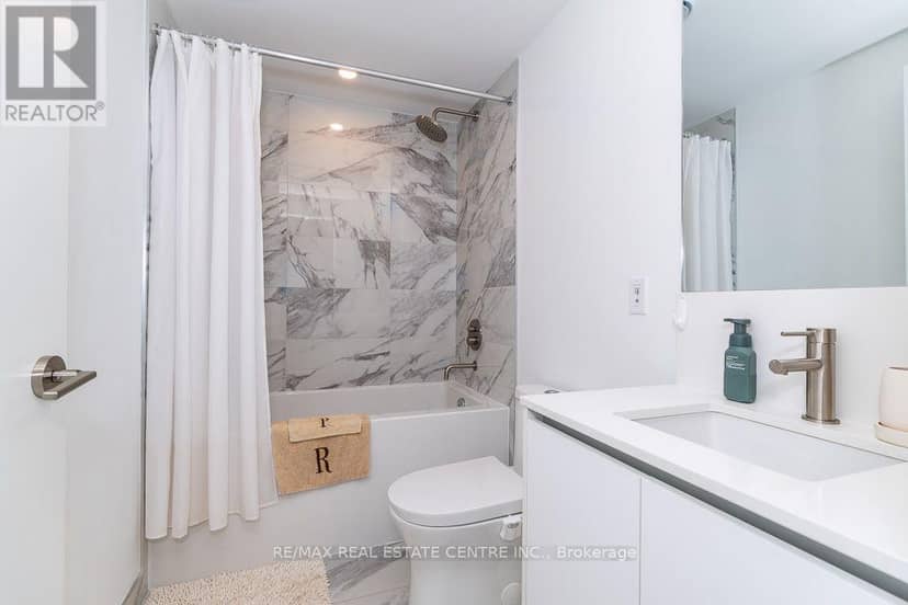 232 - 1100 Sheppard Avenue W — photo 17 of 40