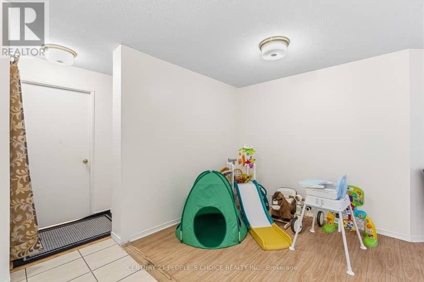1413 - 155 Hillcrest Avenue — photo 23 of 40