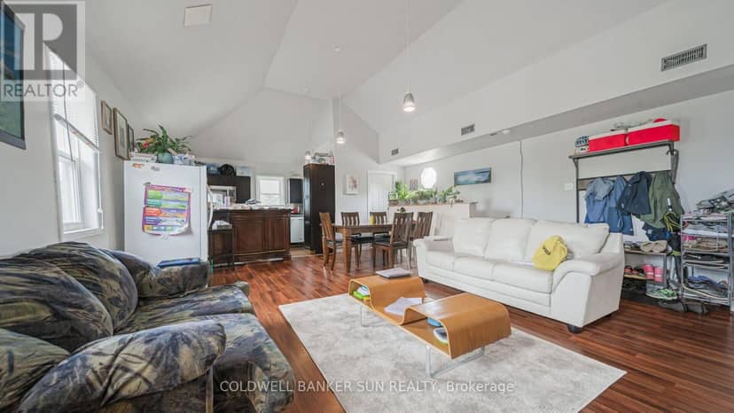 223-227 Gilmore Road — photo 8 of 40