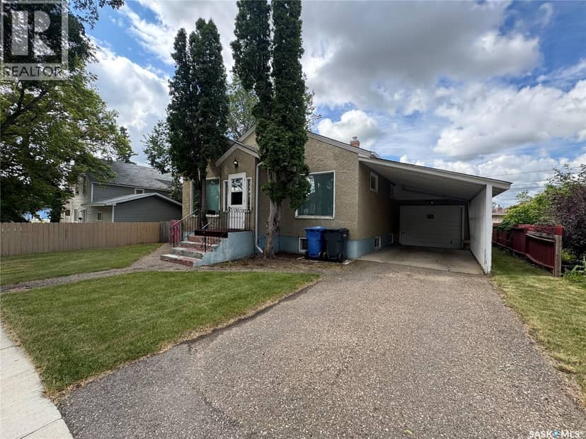 1021 105th STREET, North Battleford, photo 2