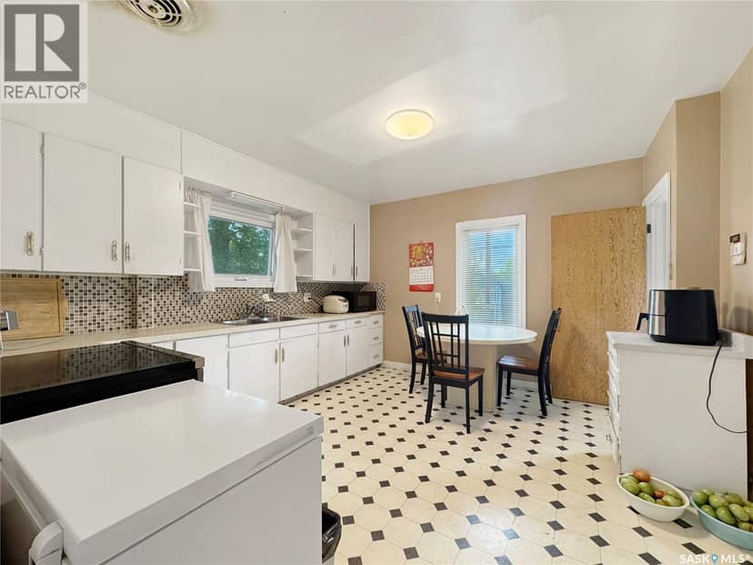 1021 105th STREET, North Battleford, photo 6